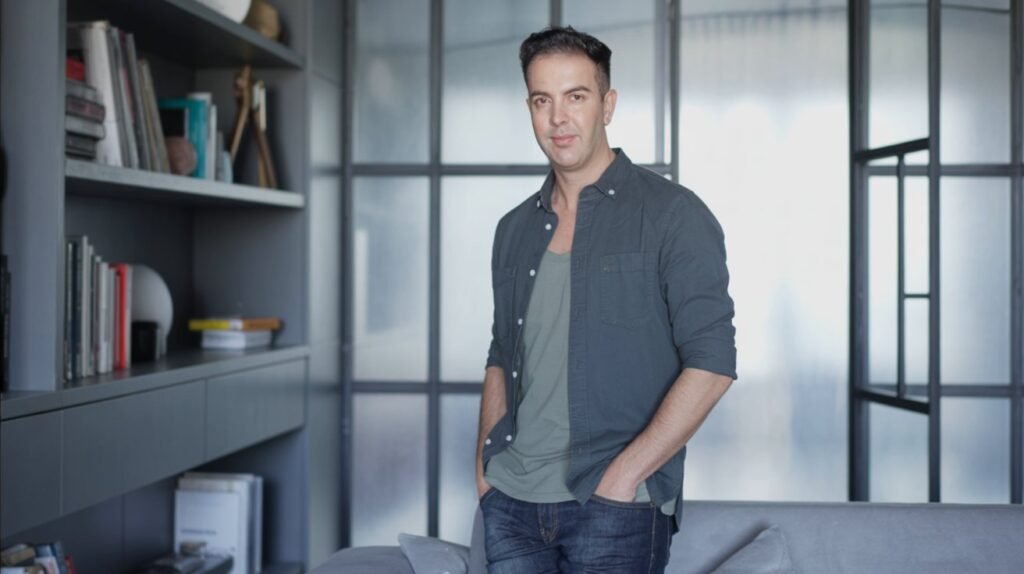 Uncovering the Remarkable Life Story of Antonio Chi Su